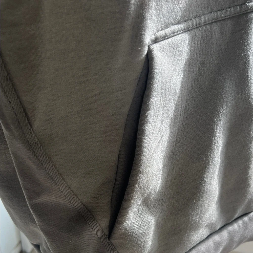 Men’s LULULEMON full zip up hoodie